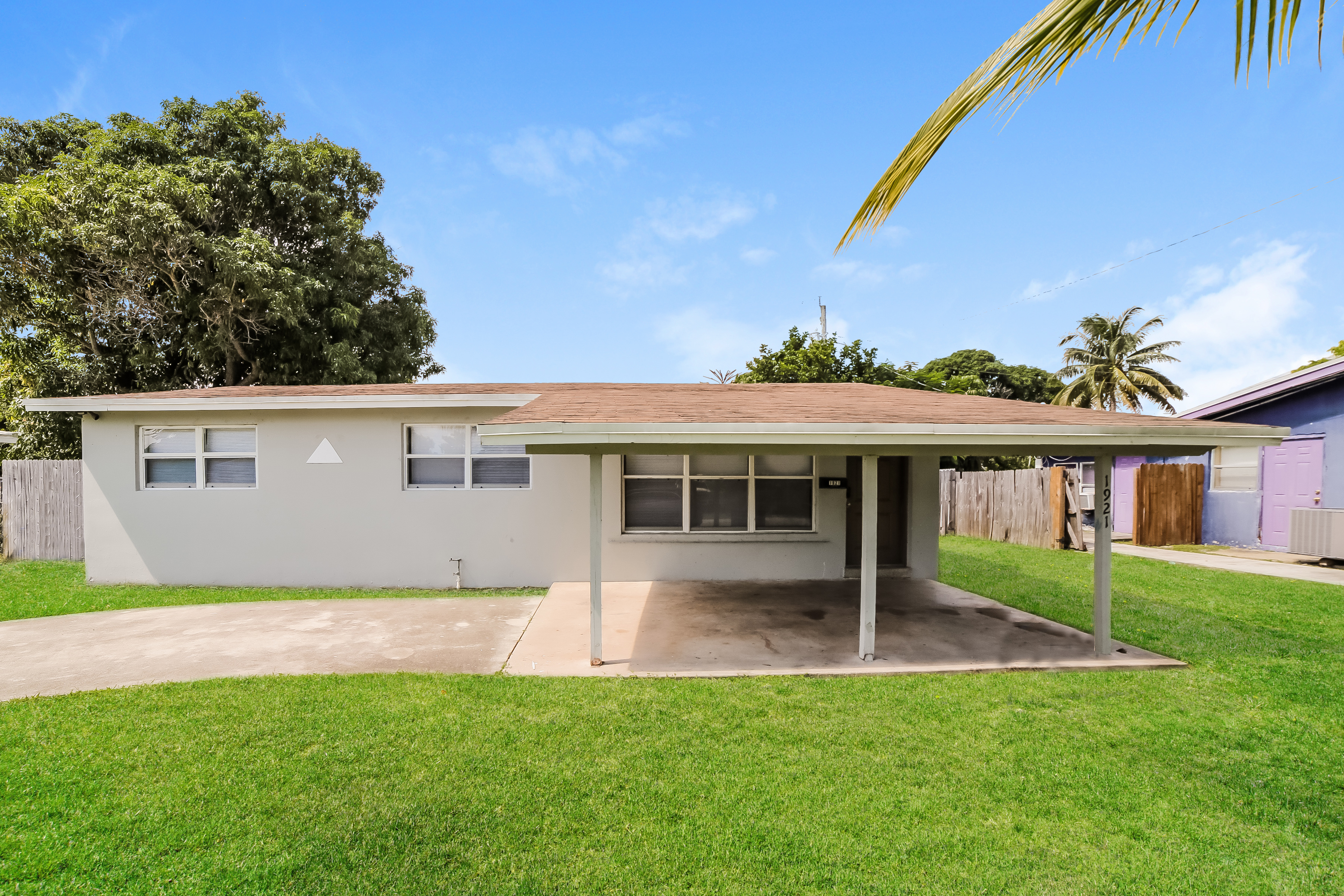 1921 NE 2nd Ave Pompano Beach, FL 33060